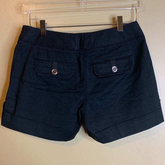 Women’s White House Black Market Shorts Size 2 - Picture 3 of 6